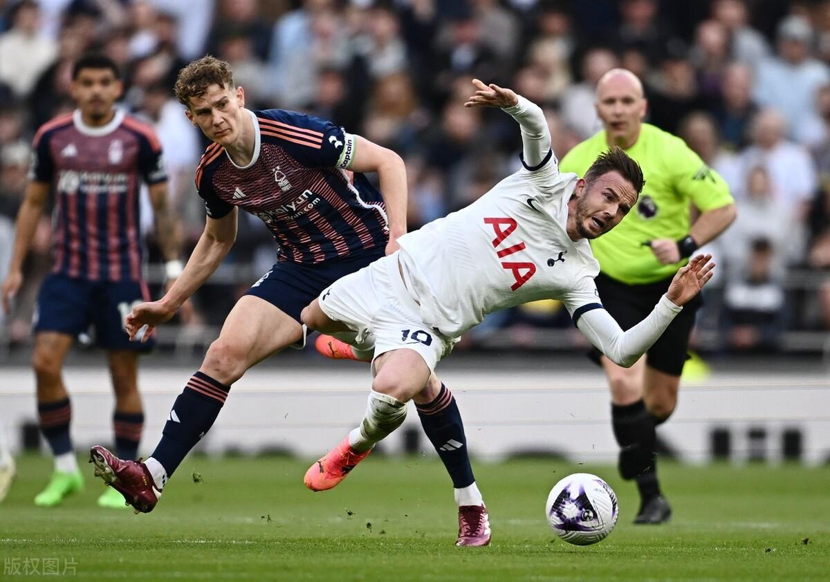 包含萨拉戈萨客场惊险取胜，积分榜略有上升的词条